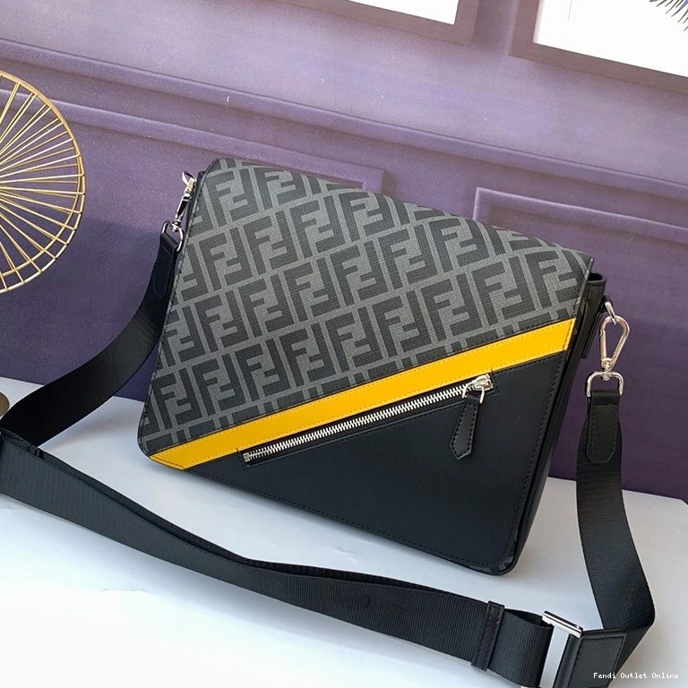 In Fabric Black Motif FF Messenger Large Bag Fendi 0711